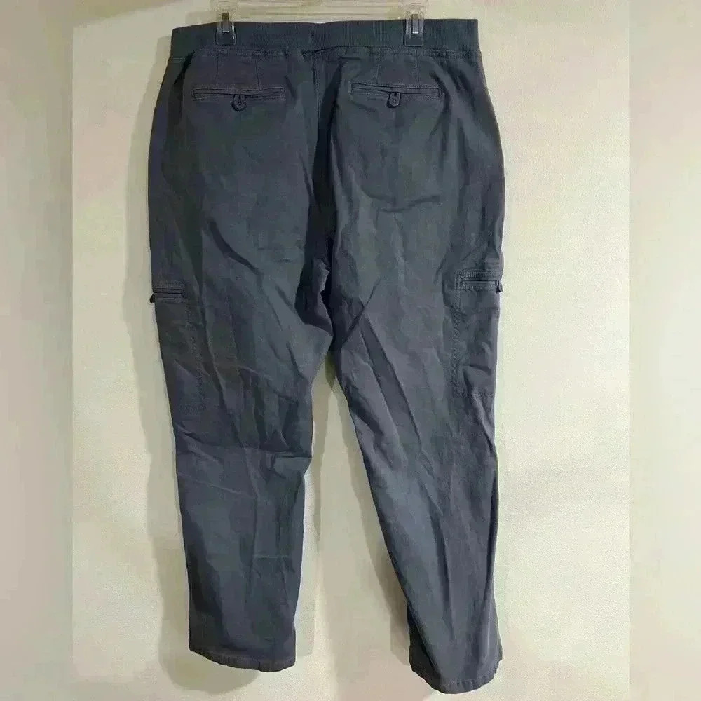 L. L. Bean blue pants size 16 in women's. Casual great condition like new - Picture 4 of 6